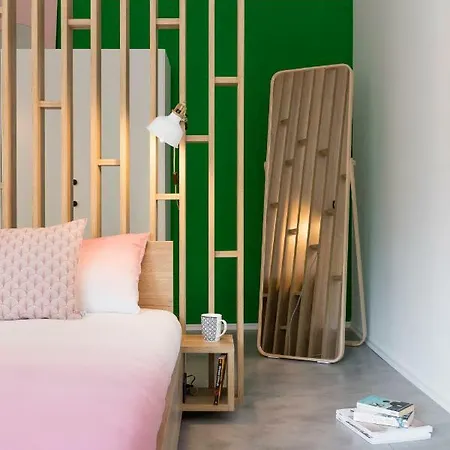 Designer Romantic Central Apartma *